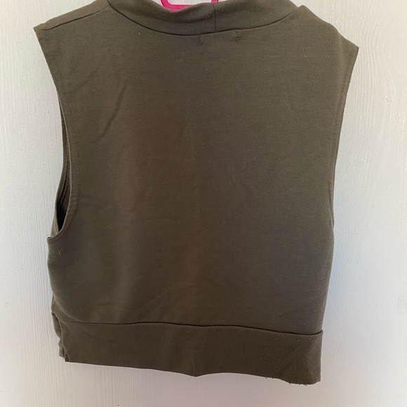 Mossy green tank - Picture 2 of 2